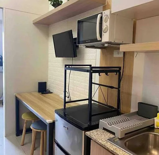 Comfy Unit With Wi-fi, Pinas City, Parking Rent Optional Apartamento