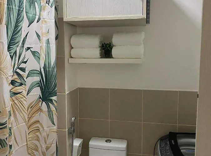 Apartamento Comfy Unit With Wi-fi, Pinas City, Parking Rent Optional *