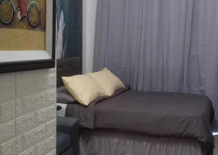 Comfy Unit With Wi-fi, Pinas City, Parking Rent Optional Manila