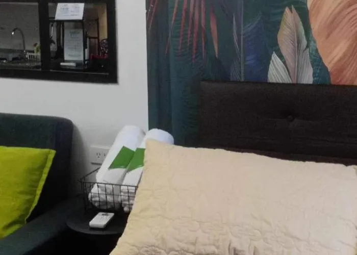 Comfy Unit With Wi-fi, Pinas City, Parking Rent Optional * Manila
