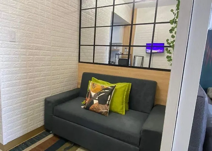 Comfy Unit With Wi-fi, Pinas City, Parking Rent Optional Apartamento