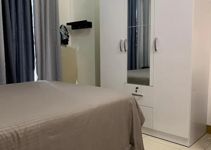 Comfy Unit With Wi-fi, Pinas City, Parking Rent Optional Apartamento Manila